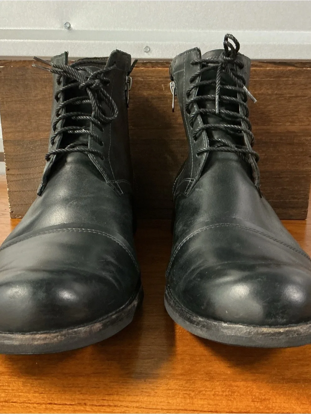 Timberland Men 19560 City 6” Side Zip Black Leather Cap Toe Boot Size 11.5